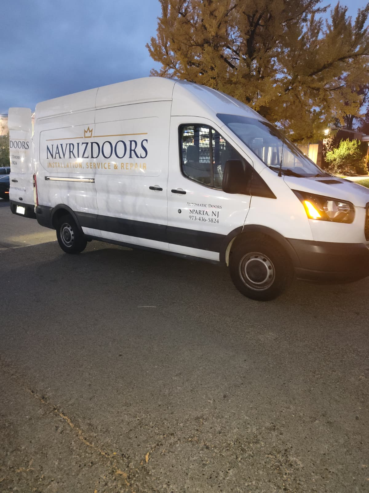 NAVRIZ Company Van